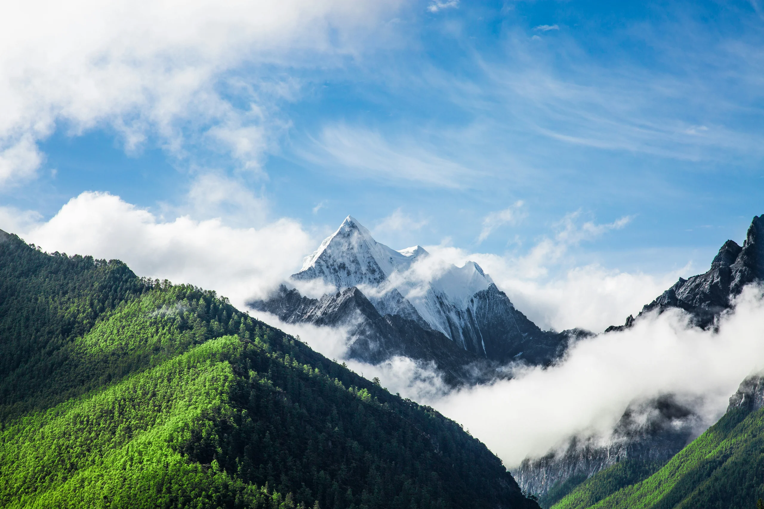 La Val Hotel & Spa: Ihr Hotel in Breil/Brigels La Val Hotel & Spa: Ihr Hotel in Breil/Brigels